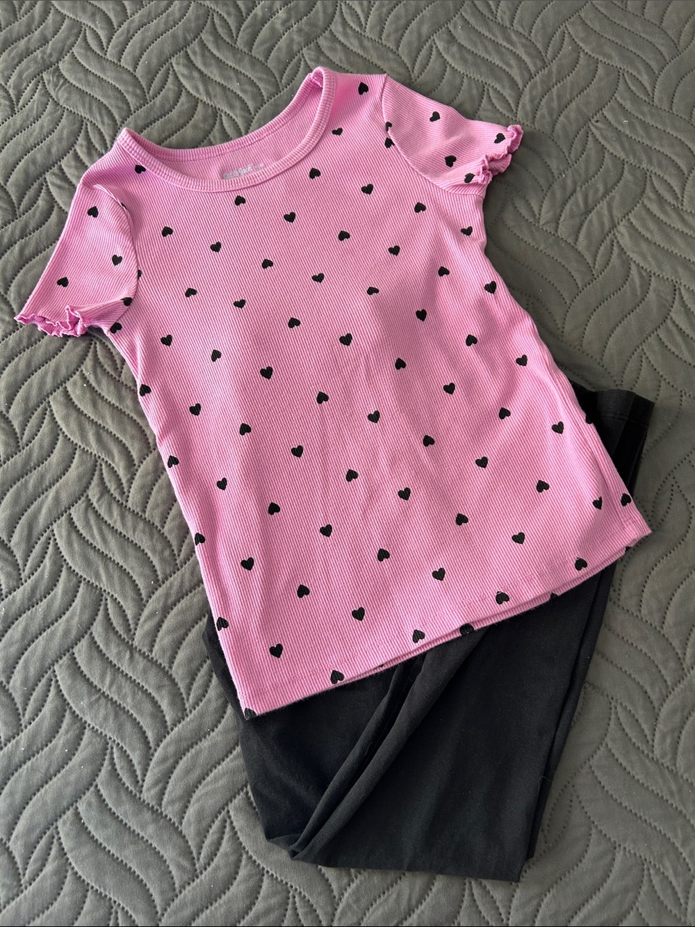 🐱 Cat & Jack Pink Heart Print Short Sleeve with Black Pants